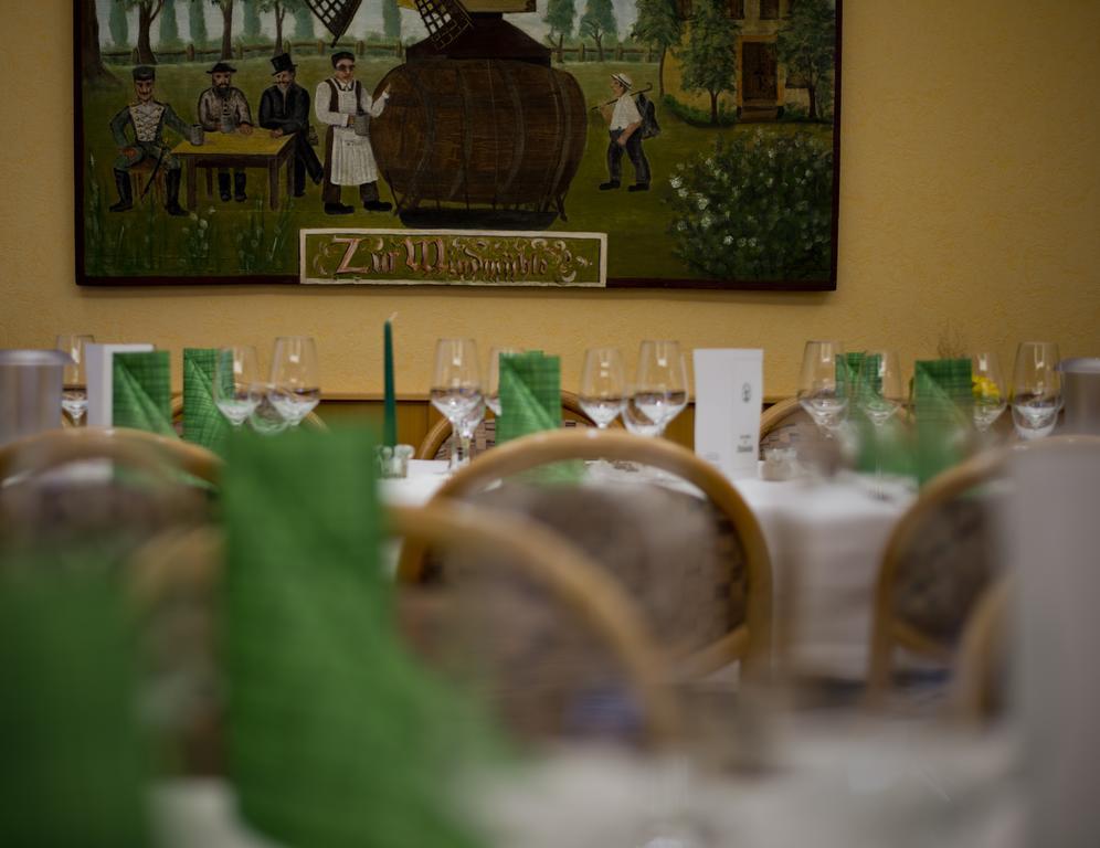 Hotel Restaurant Zur Windmuhle Ansbach Buitenkant foto